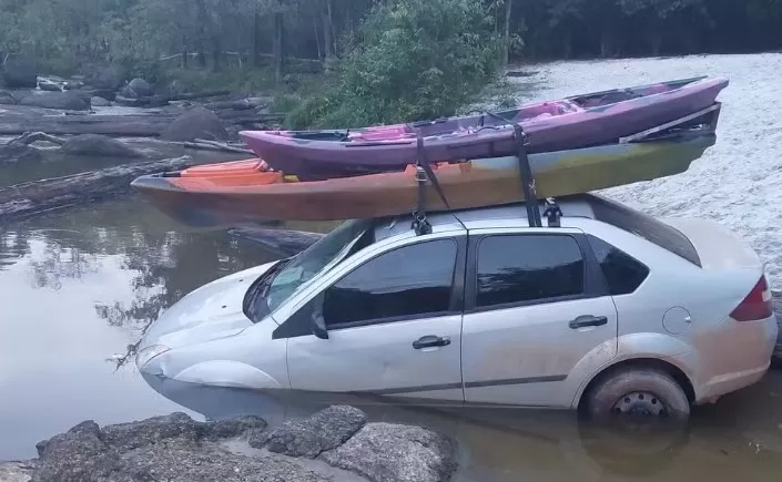 Carro perdeu o freio e atropelou idosa em RO — Foto: Reprodução