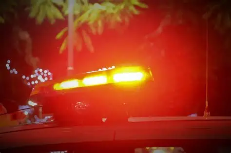 Jovem é detida por tráfico após engolir porções de drogas