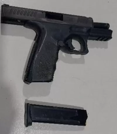 Criminoso armado rouba carro em semáforo, é perseguido e preso em Porto Velho