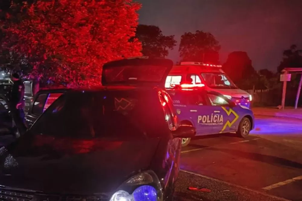 Motorista de aplicativo é sequestrado e mantido refém por criminosos na Capital