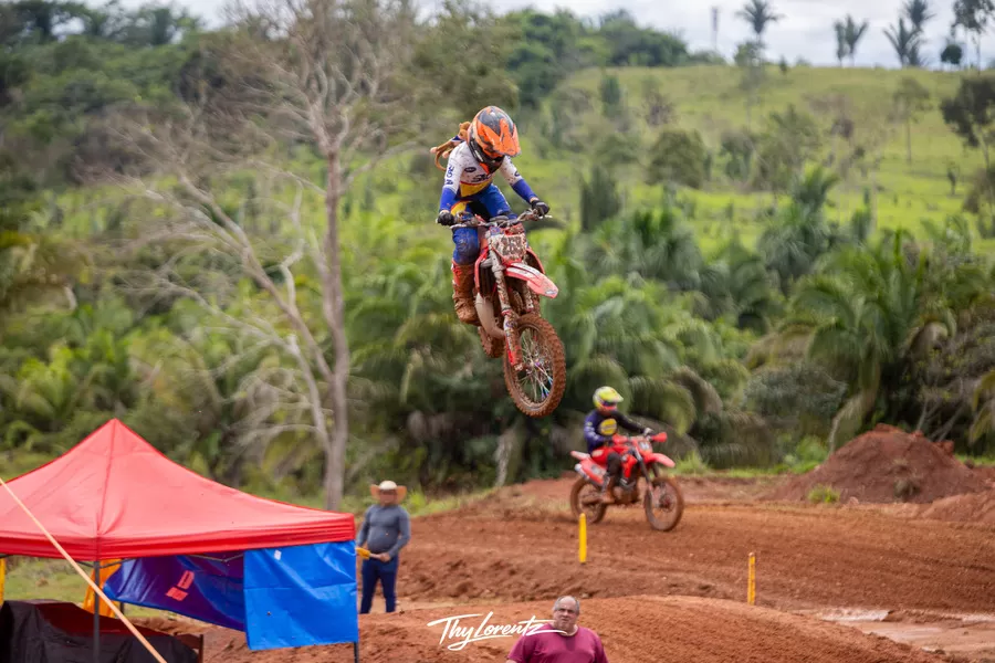 Motocross em Nova Mamoré exigiu força e garra dos pilotos e da organização