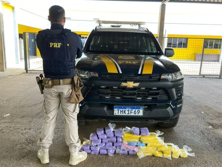PRF apreende mais de 30 kg de cocaína em fiscalização na BR-364