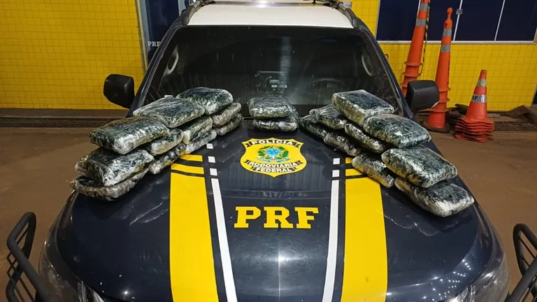 PRF apreende mais de 13 quilos de skunk em ônibus interestadual no interior de RO