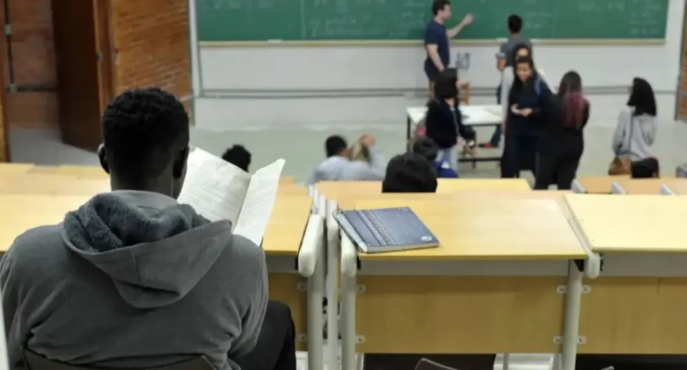 Instituições têm até segunda para aderir ao Fies 2026