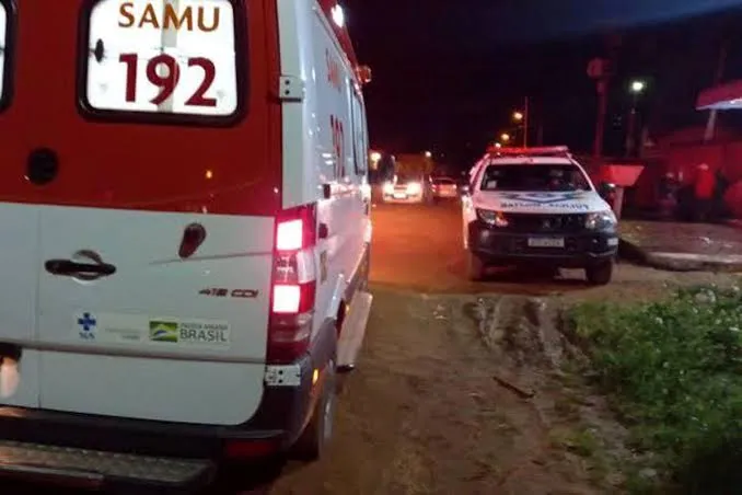 Homem é preso após ferir colega e esposa com golpes de faca durante festa em Porto Velho