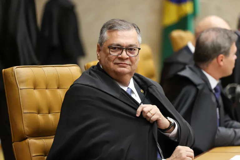 Flávio Dino desafia Mendonça: leia a íntegra da decisão que recolocou Andrei Rodrigues no comando da PF