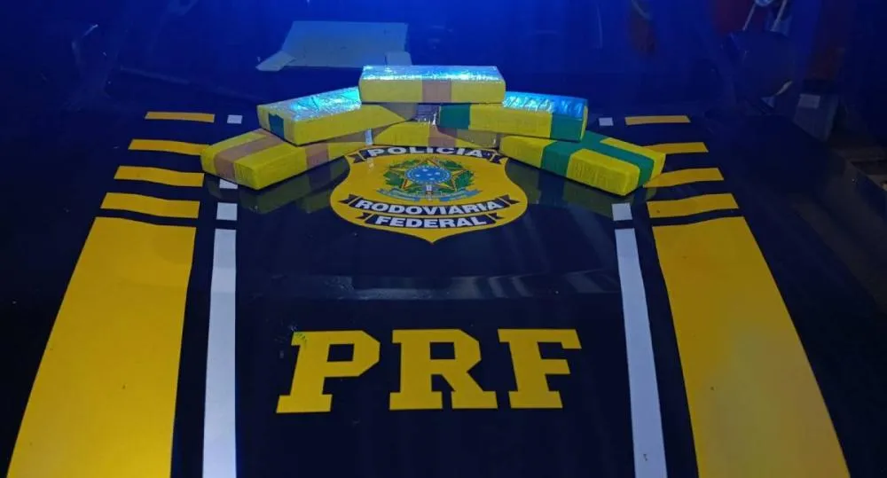 PRF apreende 6 kg de cocaína em veículo que saiu de Guajará-Mirim