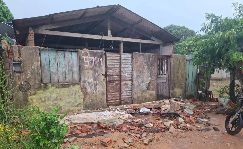 Mulher morre e outra fica ferida após desabamento durante tempestade em Guajará-Mirim