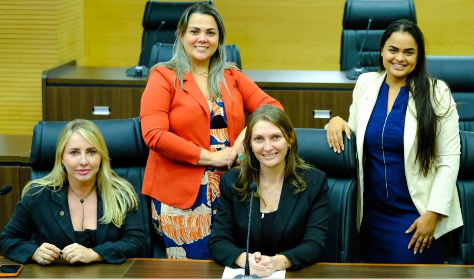 Ieda Chaves, Cláudia de Jesus, Lebrinha e Taíssa foram contra o voto de louvor